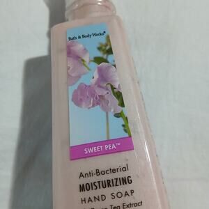 Bath & Body Works 8oz Sweet Pea anti-bact Moisturizing hand soap DISCONTINUED